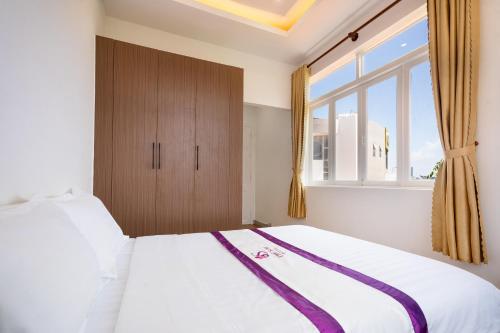 Superior Queen Room image 7