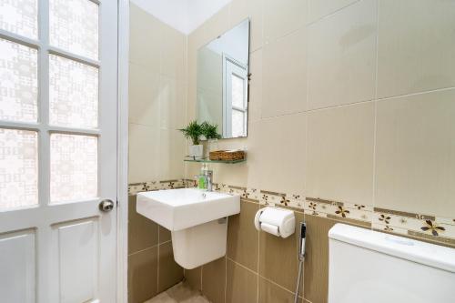 Superior Queen Room image 2