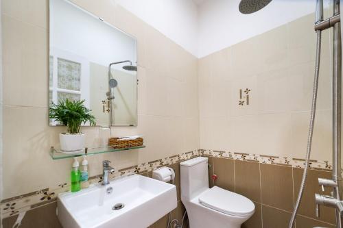 Superior Queen Room image 3