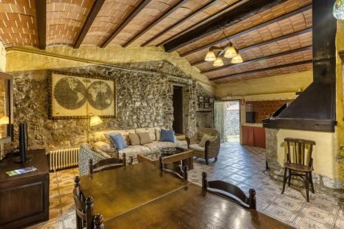 Can Pei in Montagut i Oix