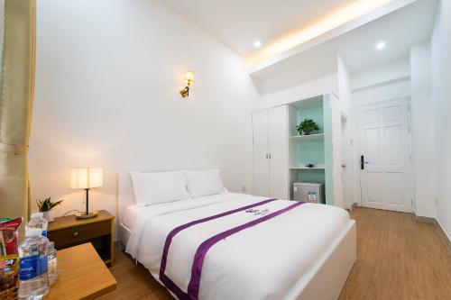 Queen Room image 4
