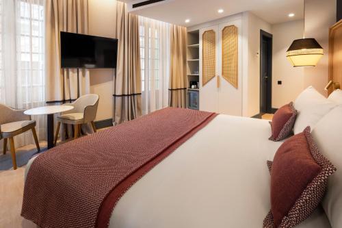 Superior Double Room image 3