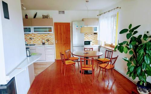 Ételek és italok, Apartmán U Zebry (Apartman U Zebry) in Bila Tremesna