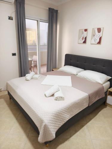 Two-Bedroom Apartment with Balcony and Sea View image 7