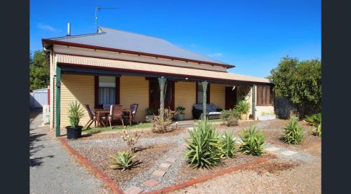 . LMN Cottage