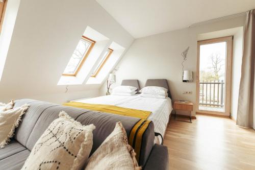 Studio Apartment with Morning Spa Access  image 2