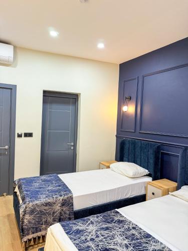 Standard Triple Room room in The Reina Hotel