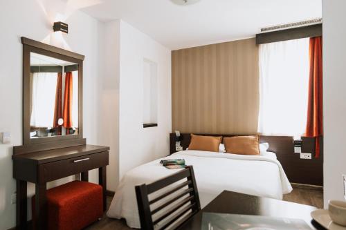 Hotel Duke Armeneasca City Center