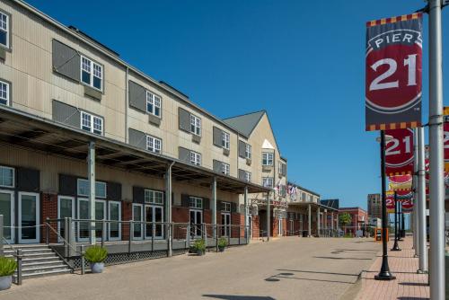 A szálláshely kívülről, Harbor House Hotel and Marina at Pier 21 near Vasútmúzeum