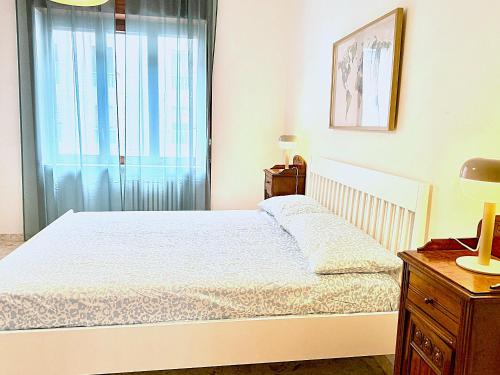 One-Bedroom Apartment image 4