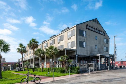 A szálláshely kívülről, Harbor House Hotel and Marina at Pier 21 near Vasútmúzeum