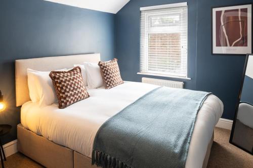 Stylish 2BR Apartment near Bute Park