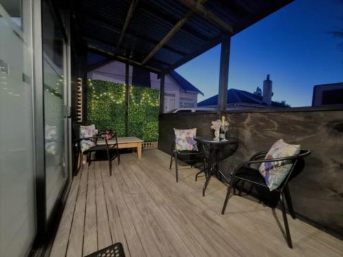 陽台/露台, Highway to Hobbiton Guesthouse - Matamata Central Location in 瑪塔瑪塔