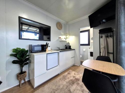 廚房, Highway to Hobbiton Guesthouse - Matamata Central Location in 瑪塔瑪塔