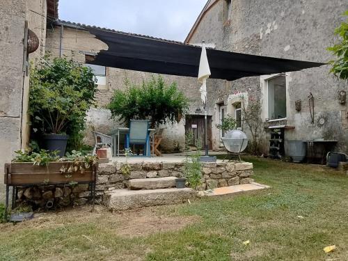 Domaine du Chat Qui Pète (Domaine du Chat Qui Pete) in Barie