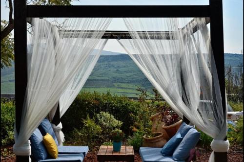 Kilátás, מול כנרת בליבנים in Livnim