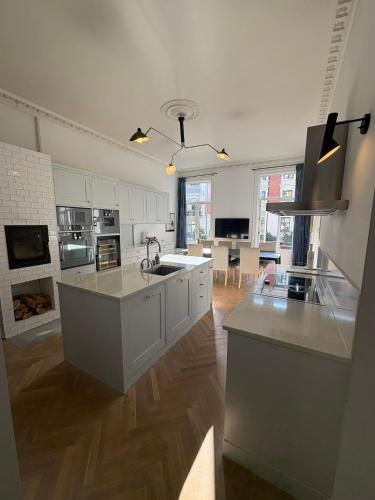 Frogner Central - 212 sqm, pool table, 3 bathrooms, Осло (фото 3)
