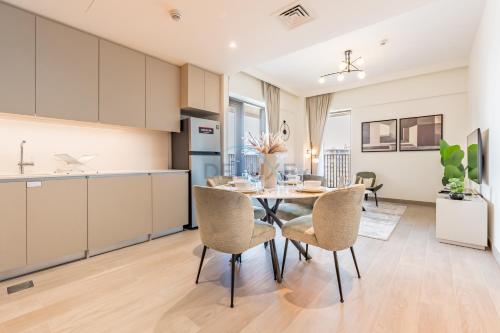 Creek Views 1BR, Short Drive to Ras Al Khor Sanctuary and Festival City Mall, Rosewater at Creek Beach Building 3, Dubai Creek Harbour by Deluxe Holiday Homes, Dubaj (zdjęcie 3)