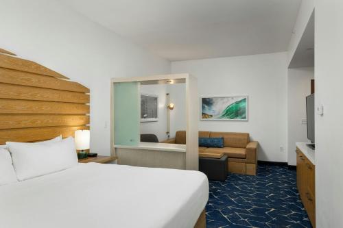 SpringHill Suites by Marriott San Diego Oceanside/Downtown - image 9