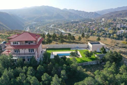 Luxury isolated villa in tbilisi