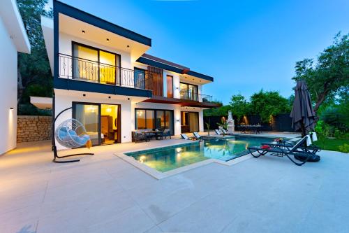 Úszómedence, Villa Akbulut in Cukurbag