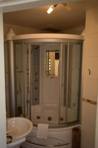 Island View House - image 7