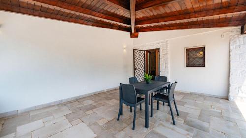 Facilities, Casa Annamaria 1-2 by Rentbeat in Lamardilla