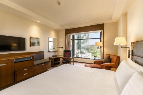 Superior King Room image 2