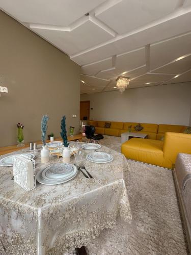 Modern, bright and well-located in Les Amicales