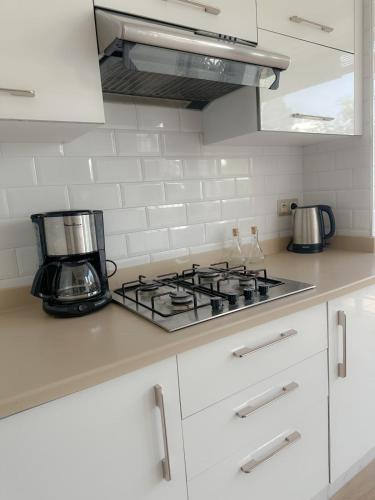 Modern, bright and well-located in Les Amicales