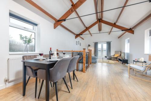 Chic 2 Bedroom House in the Heart of Cardiff 2