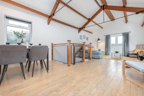 Chic 2 Bedroom House in the Heart of Cardiff 3