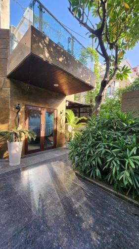 Nivasa Villa - 5 BHK Triplex House Near Cyberhub