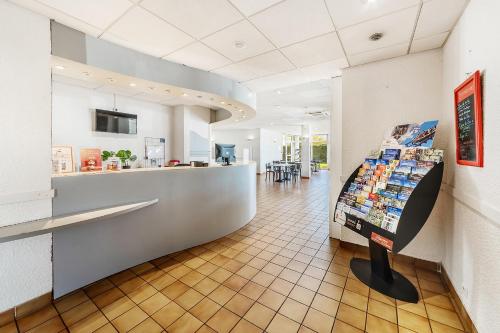 Vestíbulo, Comfort Hotel Montlucon in Montlucon