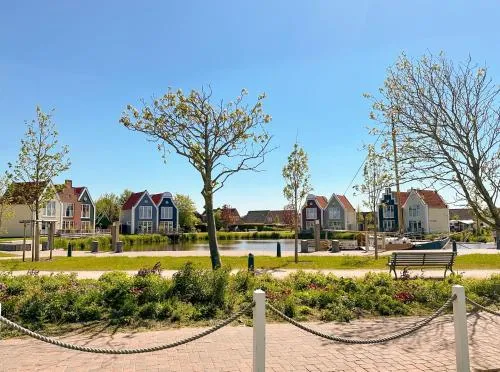 Fischerhäuschen am Kurpark-See ohne Schwimmbad- und Saunanutzung in Neuharlingersiel, Deutschland