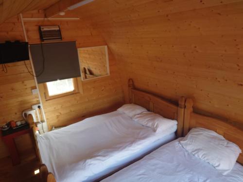 MacDonald Cabins 2