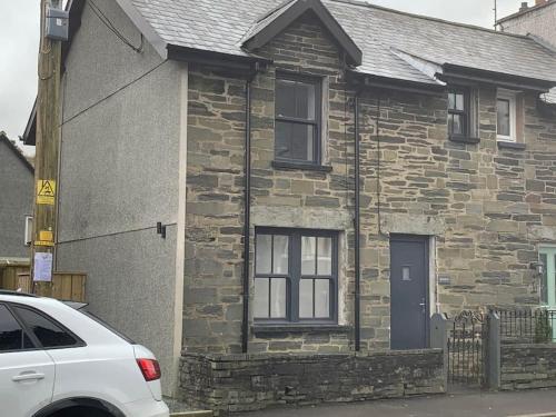 Snowdonia Cottage with shared hot tub 10mins from ZipWorld in Dolwyddelan