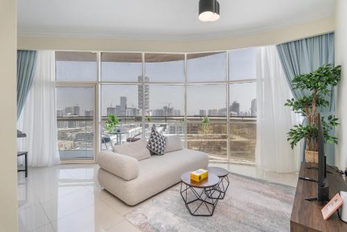 Bright and Cozy 1BHK JVC by Czechin Great Location, Дубай (фото 3)