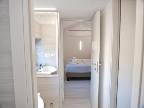 Deluxe Junior Suite image 7