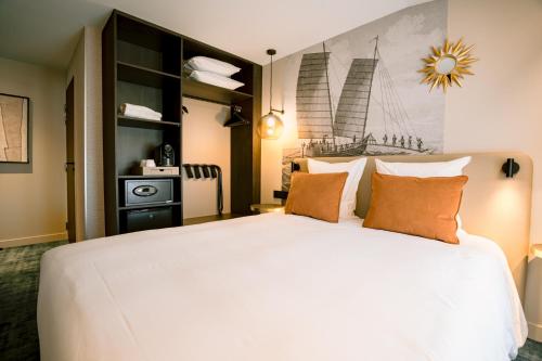 Hotel Laperouse - main image