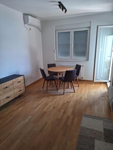 Izdajem dvosoban stan 61m2 za Exit FestivalNovi Sad od 10-14Jula 2025 - image 4