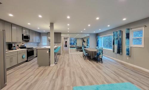 Spacious 3 bedroom unit with backyard and parking just 10 minutes from Rodeo Dr and attractions!, Los Angeles (foto 6)