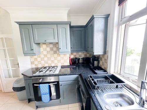 11 Guests - 6min Drive to the Wembley Stadium gîte à louer Preston