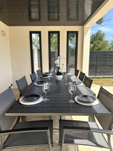Villa avec piscine - L'Oliviera in Charmes Sur Rhone