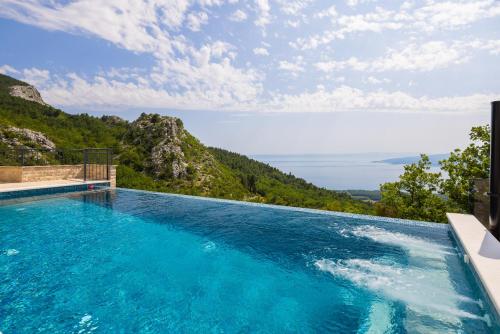 Villa with Sea View image 9