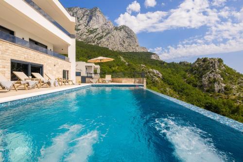 Villa with Sea View image 6