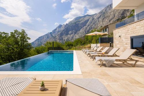 Villa with Sea View image 5