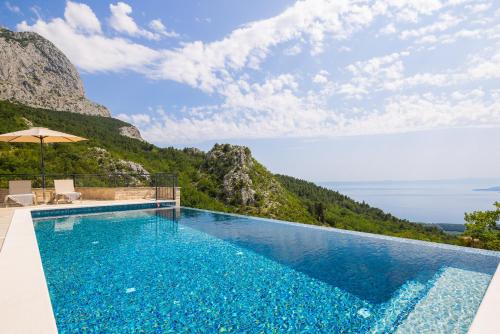 Villa with Sea View image 2