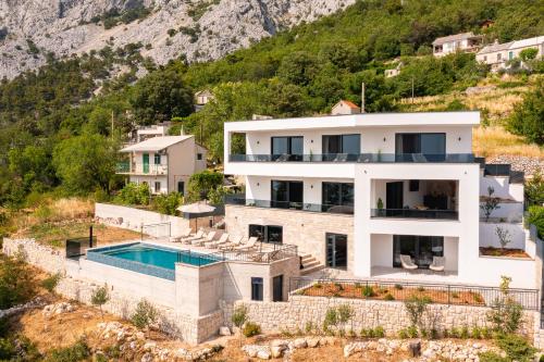 Villa with Sea View image 1