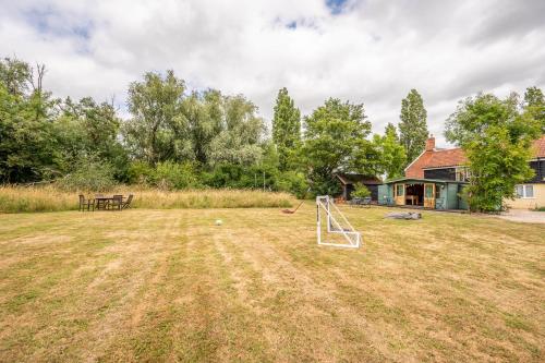 Sage Shepherds Hut Boundary Farm, Framlingham in فراملينجهام